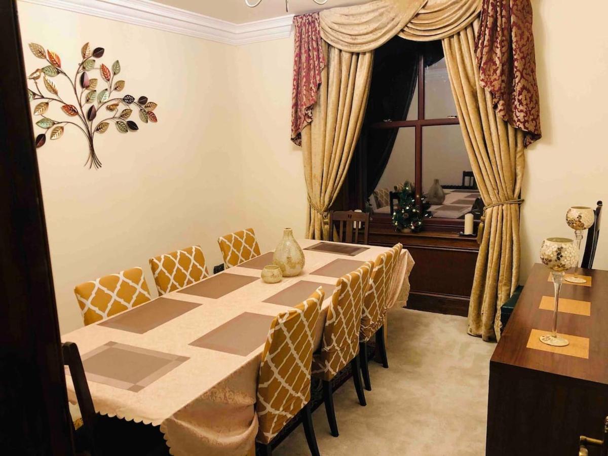 Beautiful 4-Bed Villa In Глазго Экстерьер фото