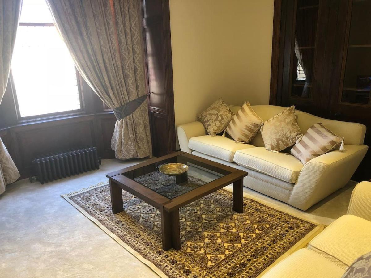 Beautiful 4-Bed Villa In Глазго Экстерьер фото